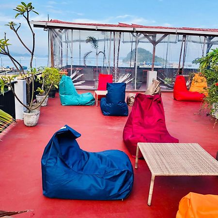 Blue Ocean Hotel Лабуан Баджо Екстериор снимка